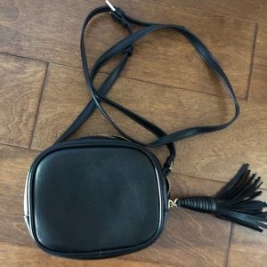 black crossbody bag